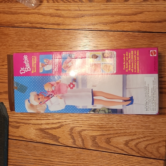 Mattel Dr. Barbie, in box, never taken out. Lid to box is open. - Picture 4 of 5